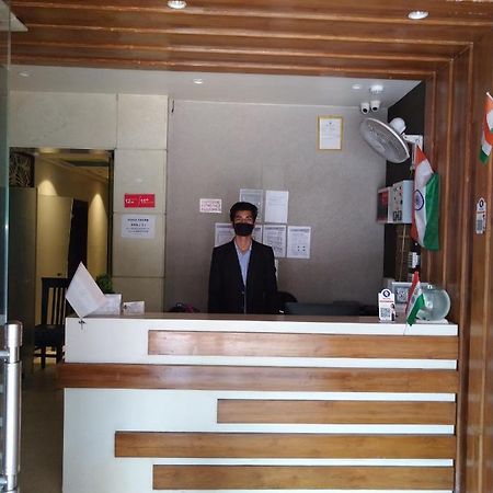 Hotel Megha Inn Lucknow Buitenkant foto