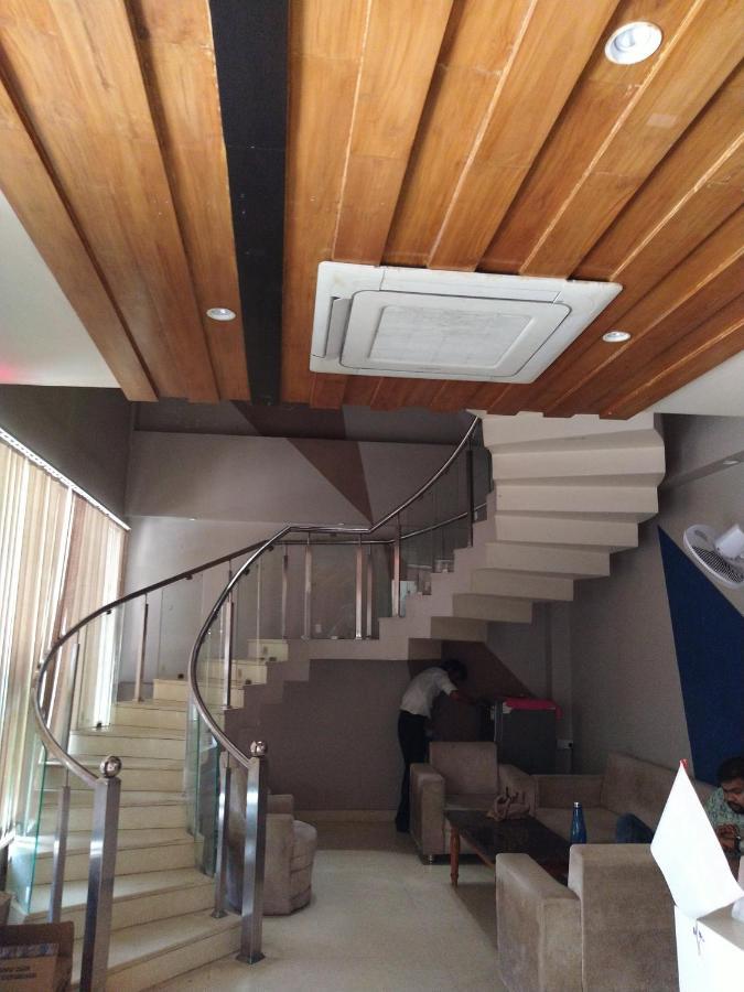 Hotel Megha Inn Lucknow Buitenkant foto