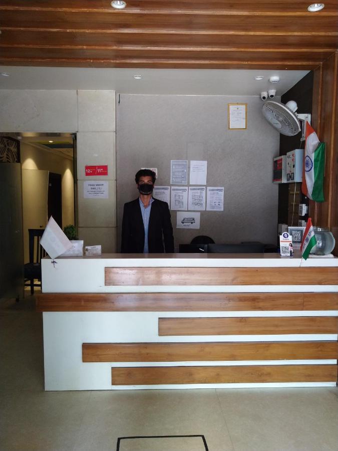 Hotel Megha Inn Lucknow Buitenkant foto