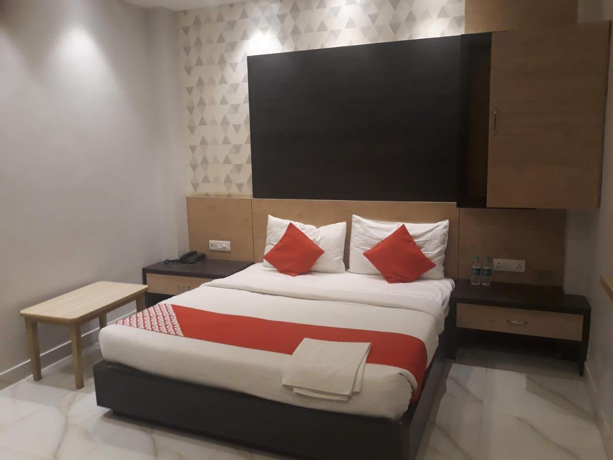 Hotel Megha Inn Lucknow Buitenkant foto