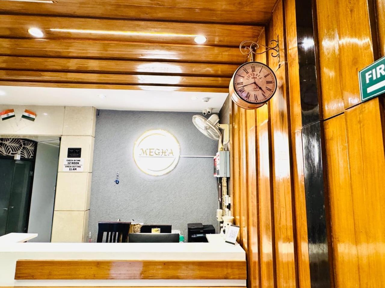 Hotel Megha Inn Lucknow Buitenkant foto