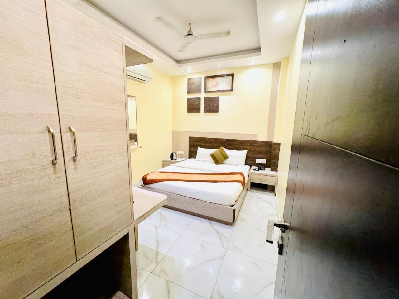 Hotel Megha Inn Lucknow Buitenkant foto