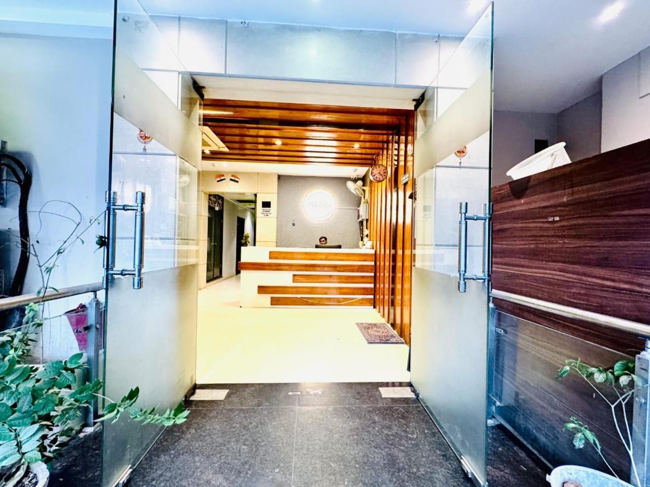 Hotel Megha Inn Lucknow Buitenkant foto