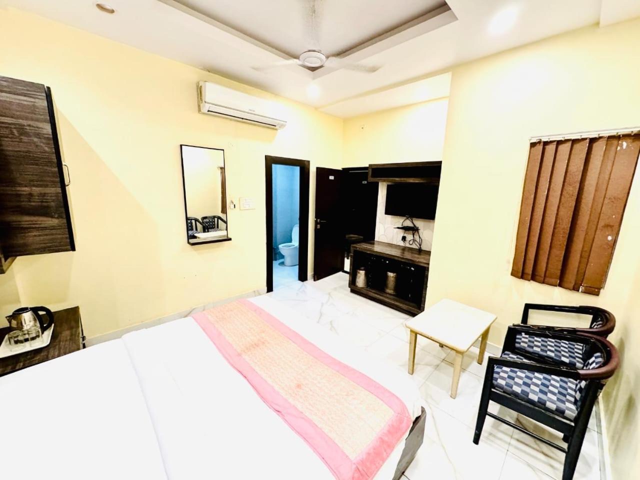 Hotel Megha Inn Lucknow Buitenkant foto